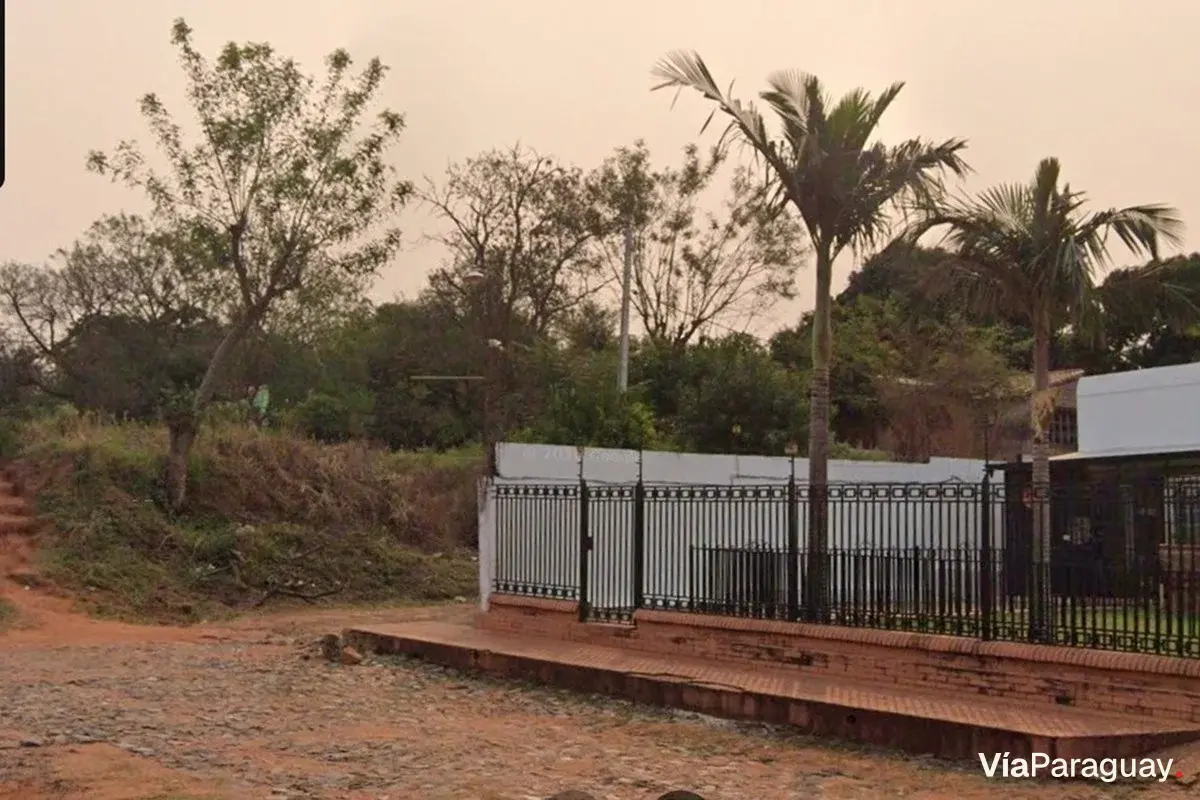 Terreno à venda no bairro Caaguazú, Ñemby
