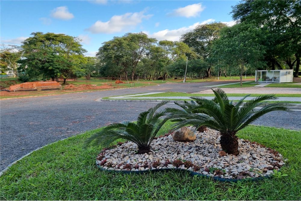 Terreno à venda em condomínio fechado em Villa Elisa