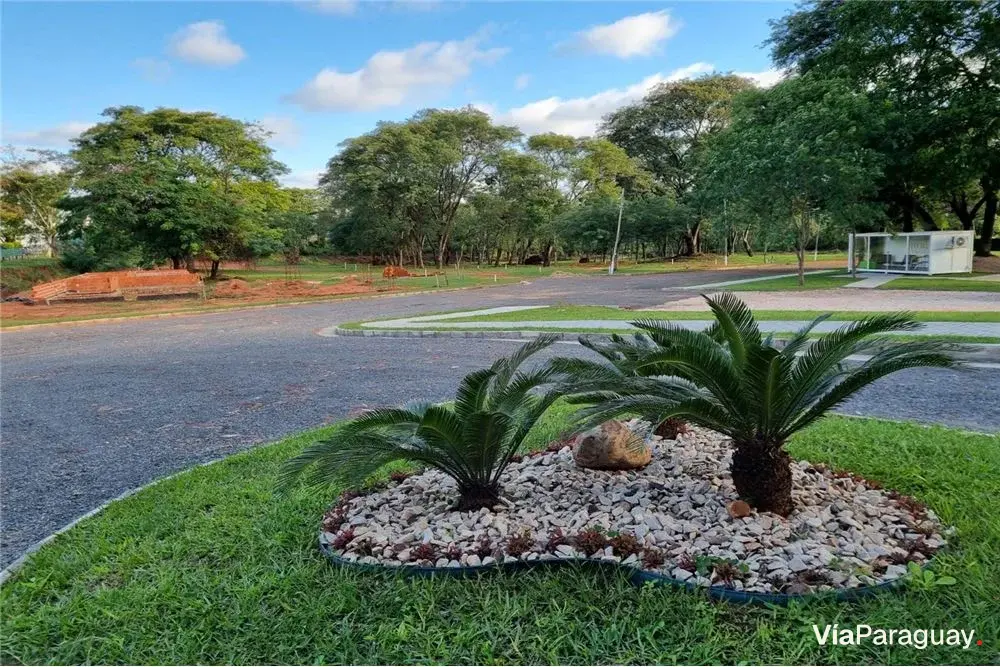 Terreno à venda em condomínio fechado em Villa Elisa