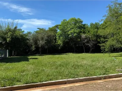 Terreno à venda em condomínio fechado em Ypacaraí
