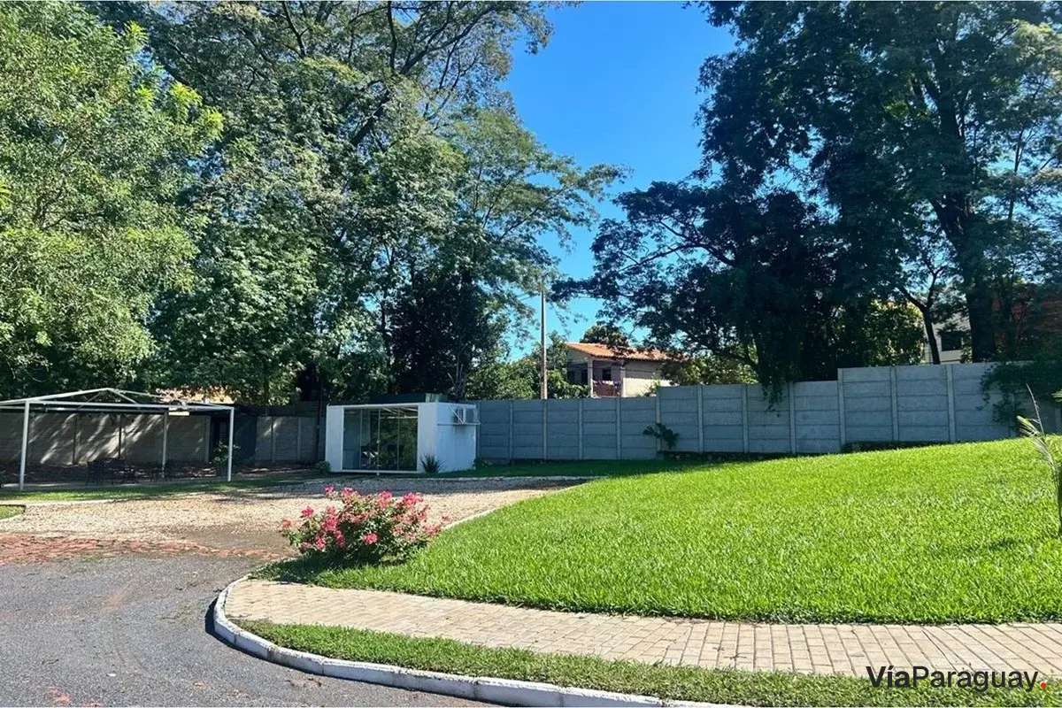 Terreno à venda em condomínio fechado Floresta, Villa Elisa