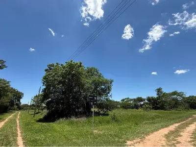 Terreno à venda no condomínio fechado Surubii, Mariano Roque Alonso