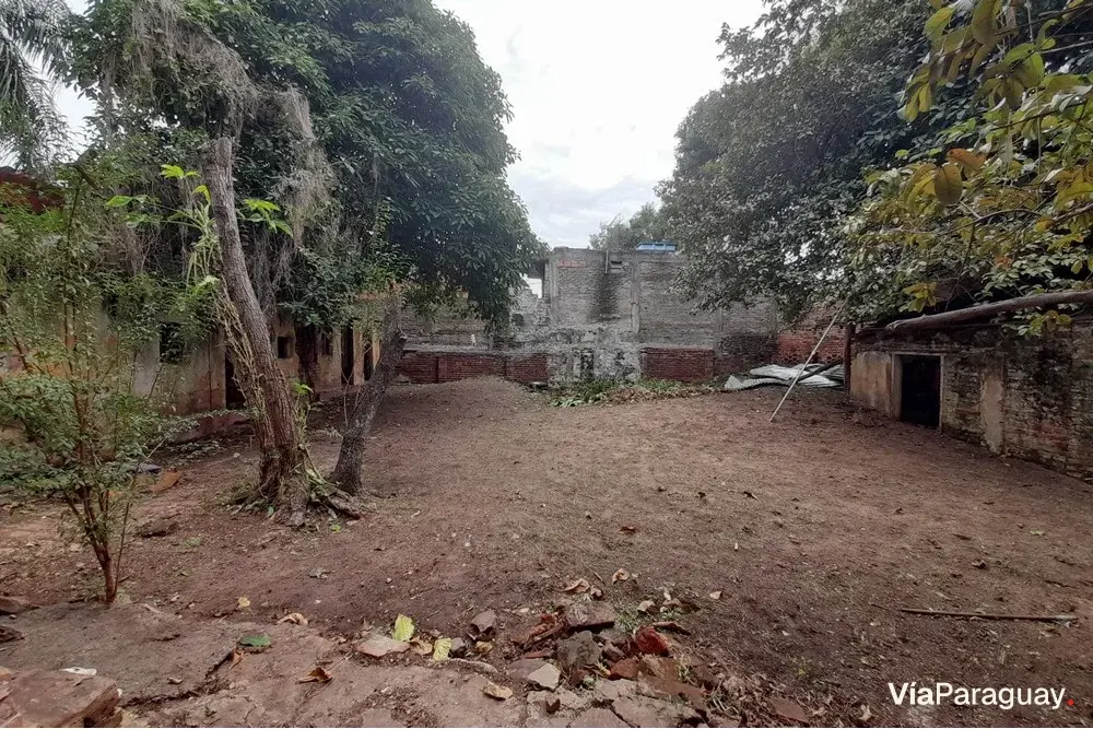 Land for sale in Dr. Francia neighborhood, Asunción