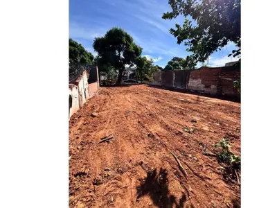 Land for sale in Barrio Hipódromo, Asunción