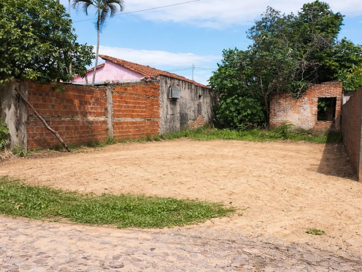Terreno à venda no bairro Loma Merlo, Luque