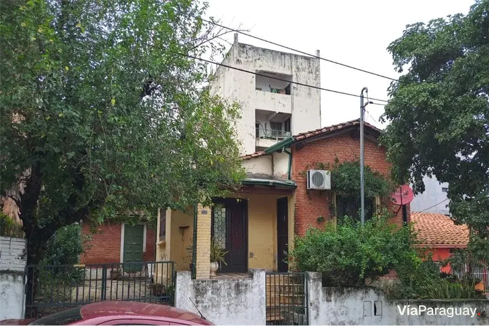 Terreno en venta en barrio Pettirossi, Asunción