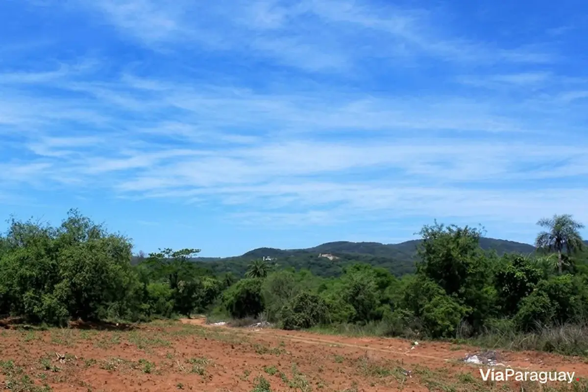 Terreno à venda em Caacupé, bairro San Miguel