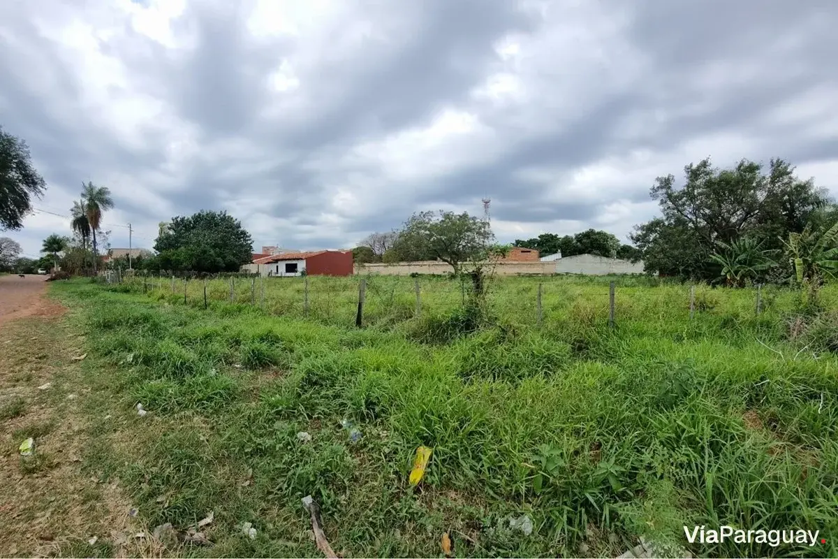 Terreno à venda em Capiata, bairro Roberto L. Petit