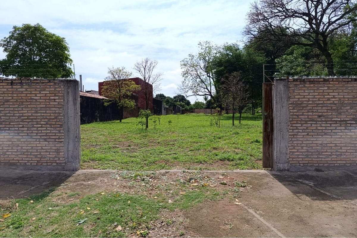 Terreno à venda em Capiatá, bairro Roberto L. Pettit