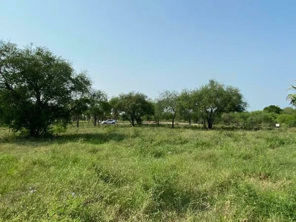 Terreno en venta en Chaco'i, Villa Hayes — salida calle a calle