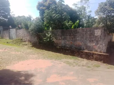 Terreno à venda no centro de Capiatá, 660 m²