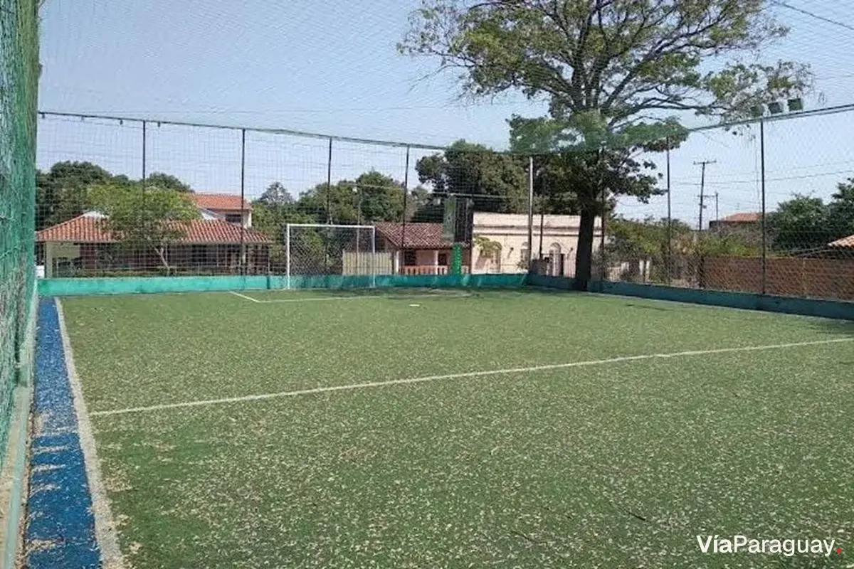 Terreno à venda no centro de Villeta, Central