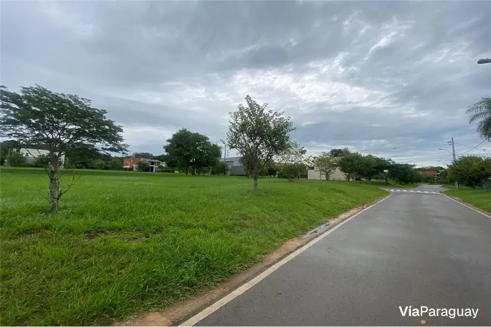 Terreno à venda no condomínio Aqua Village, Altos