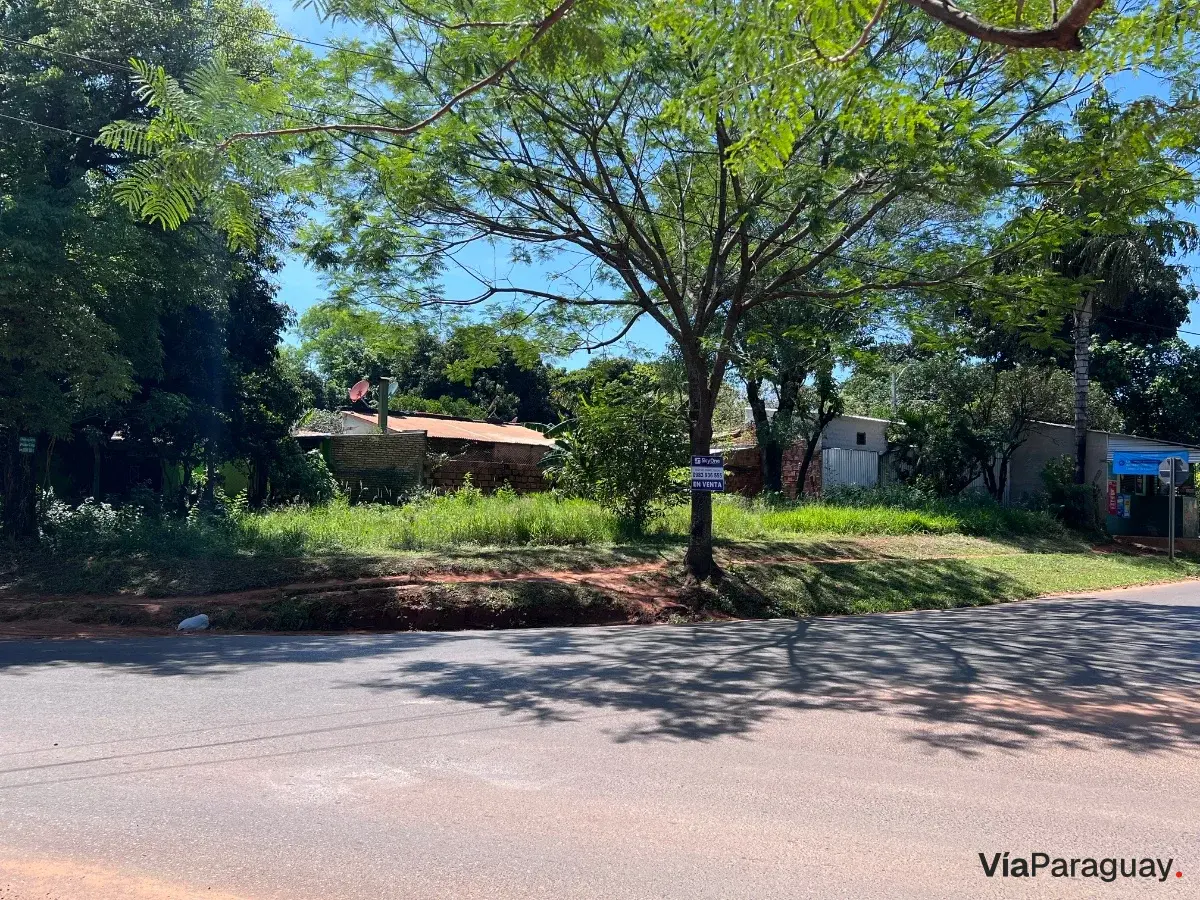 Corner land for sale in Barrio J. Augusto, Capiatá