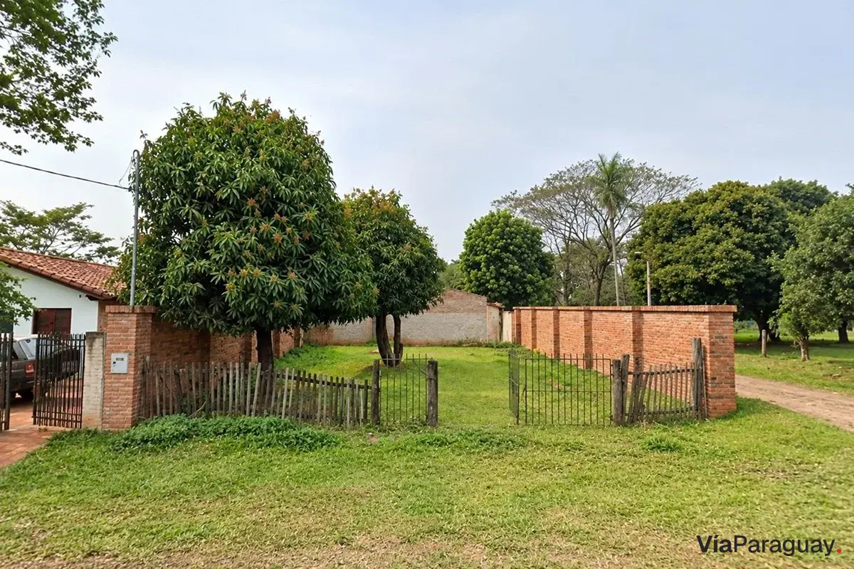 Terreno en venta en esquina, barrio Primavera, Luque