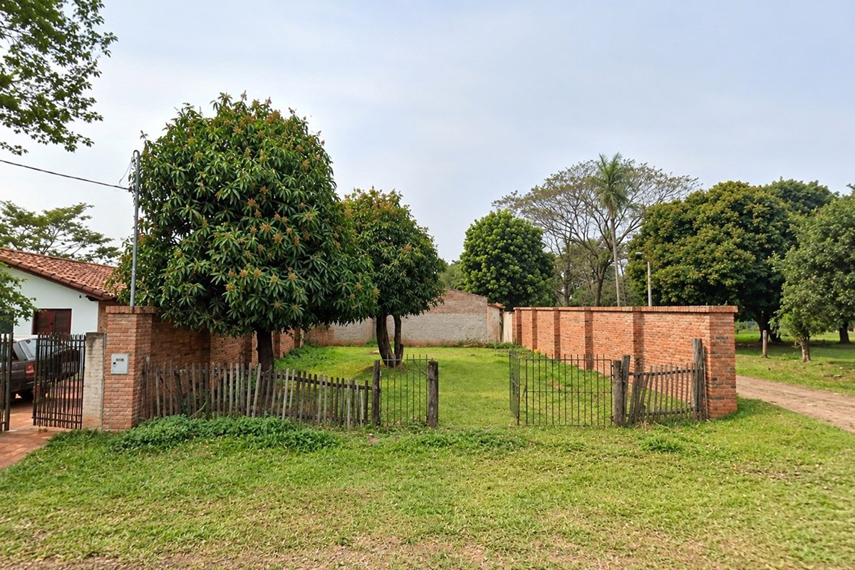 Terreno en venta en esquina, barrio Primavera, Luque
