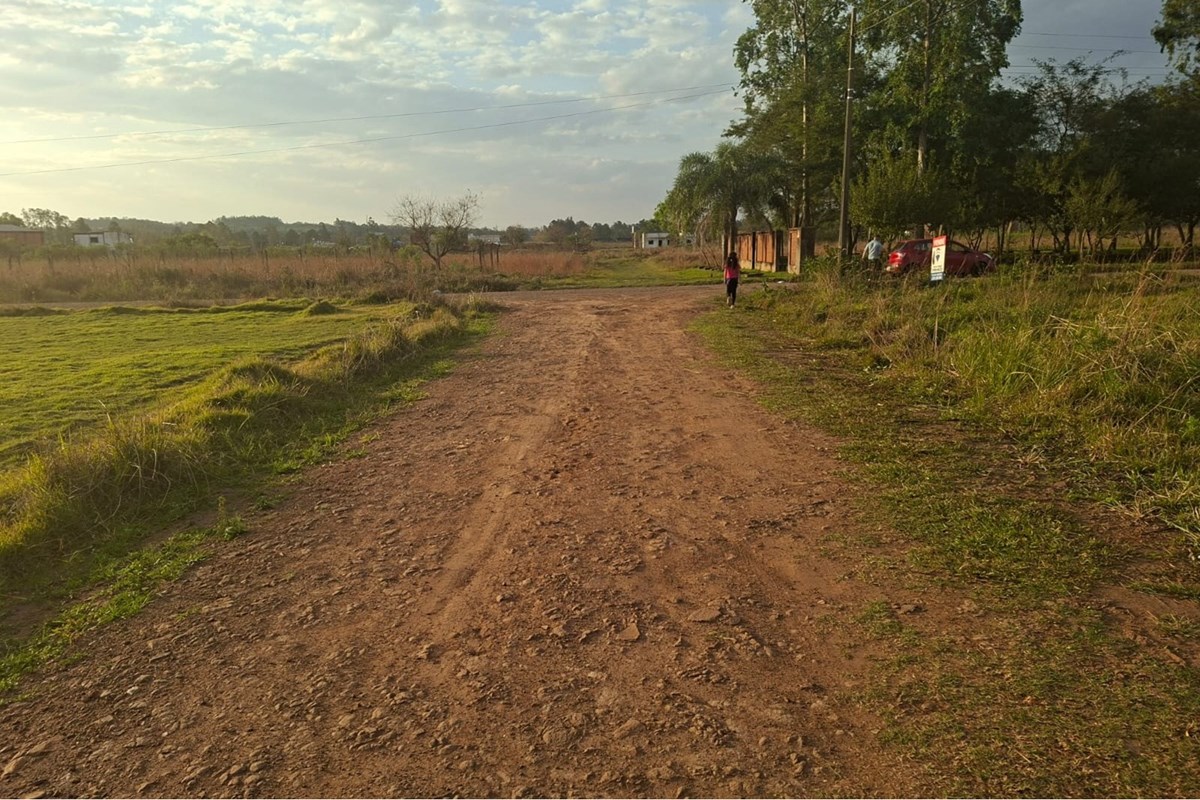 Terreno à venda em esquina, Cambyretá, Itapúa