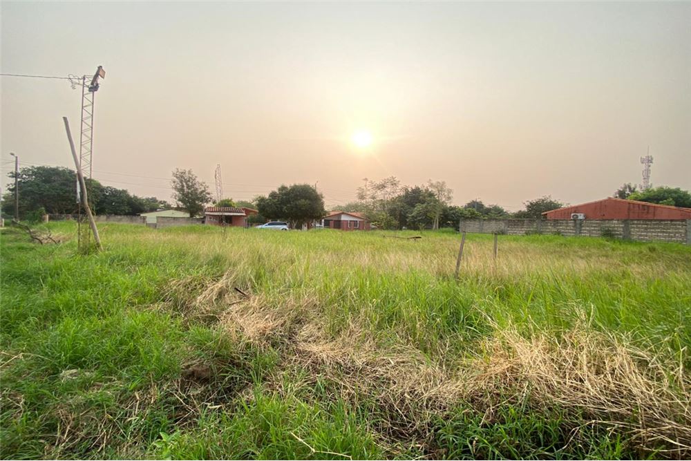Land for sale on a corner in Isla Aveiro, Limpio