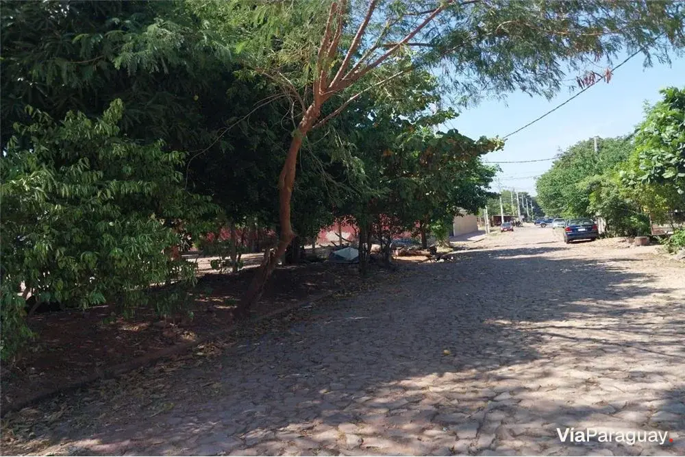 Land for sale on corner in Lambaré, Central