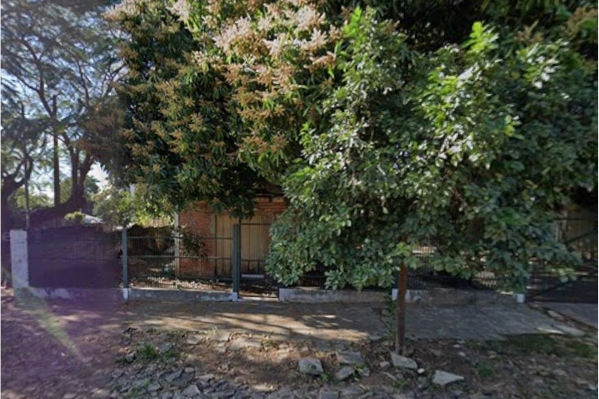 Land for sale on a corner in Loma Pytá, Asunción