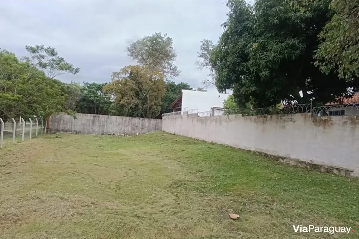 Land for sale on corner in San Bernardino Centro