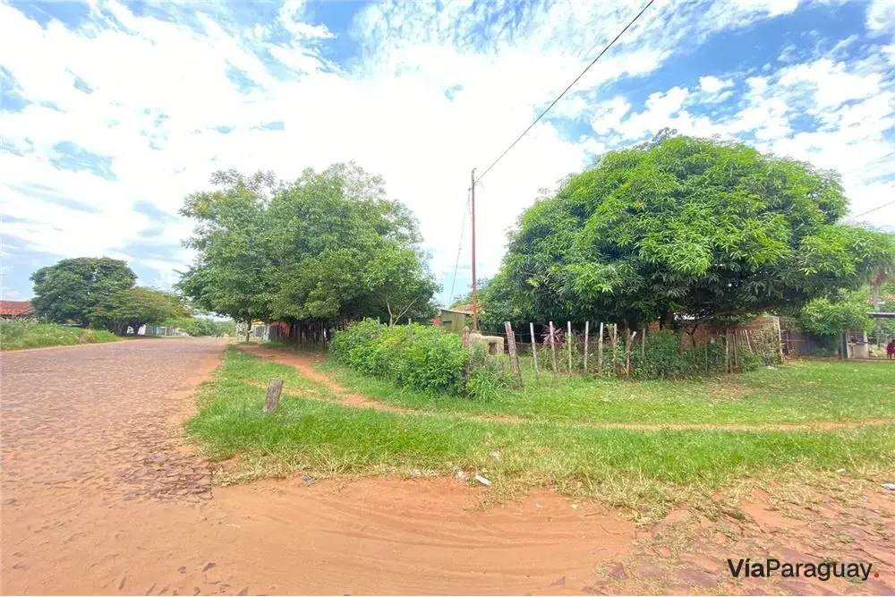 Terreno de esquina à venda em San Lorenzo Reducto