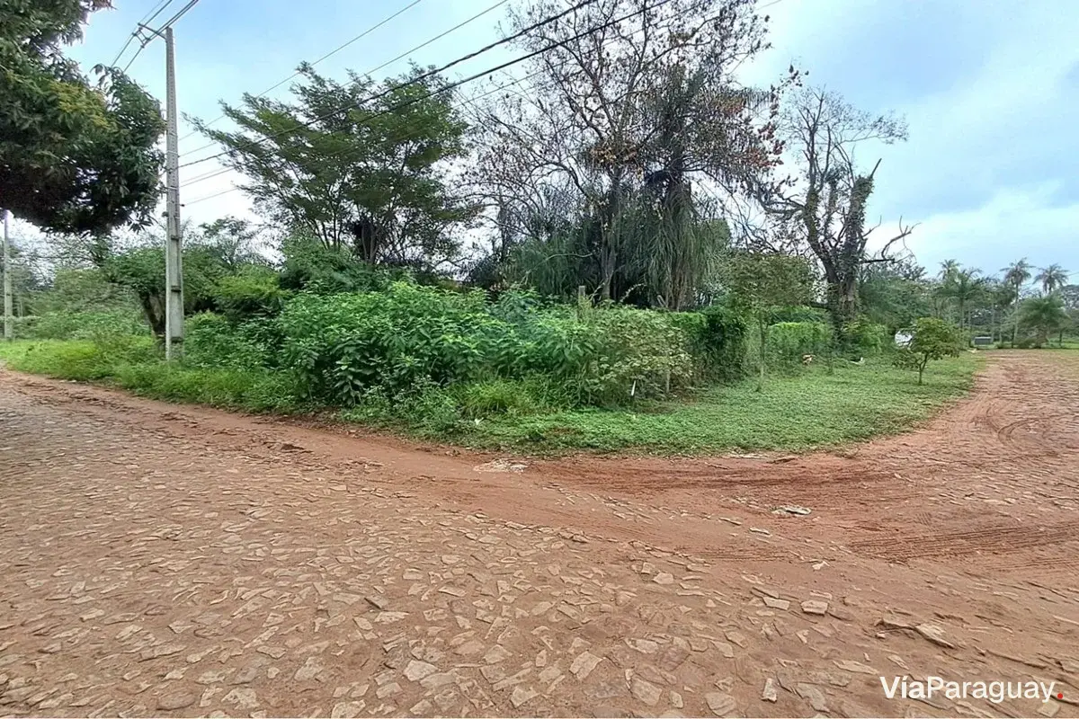 Terreno en venta en esquina en San Lorenzo