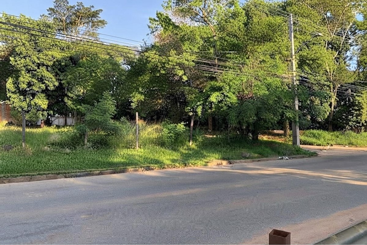 Terreno en venta en esquina sobre Av. Pratt Gill, Ñemby