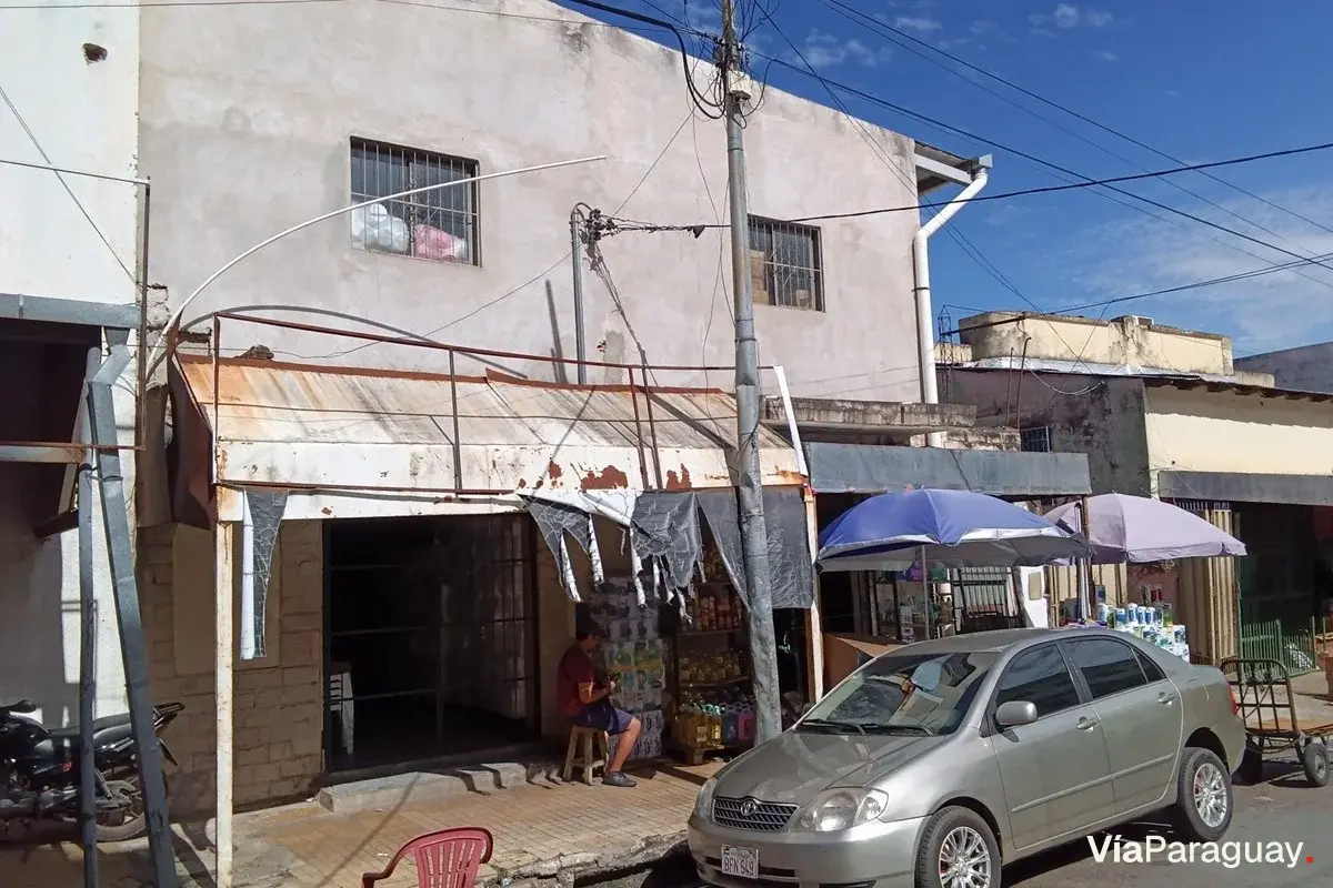 Terreno à venda em esquina, região do Mercado 4, Assunção