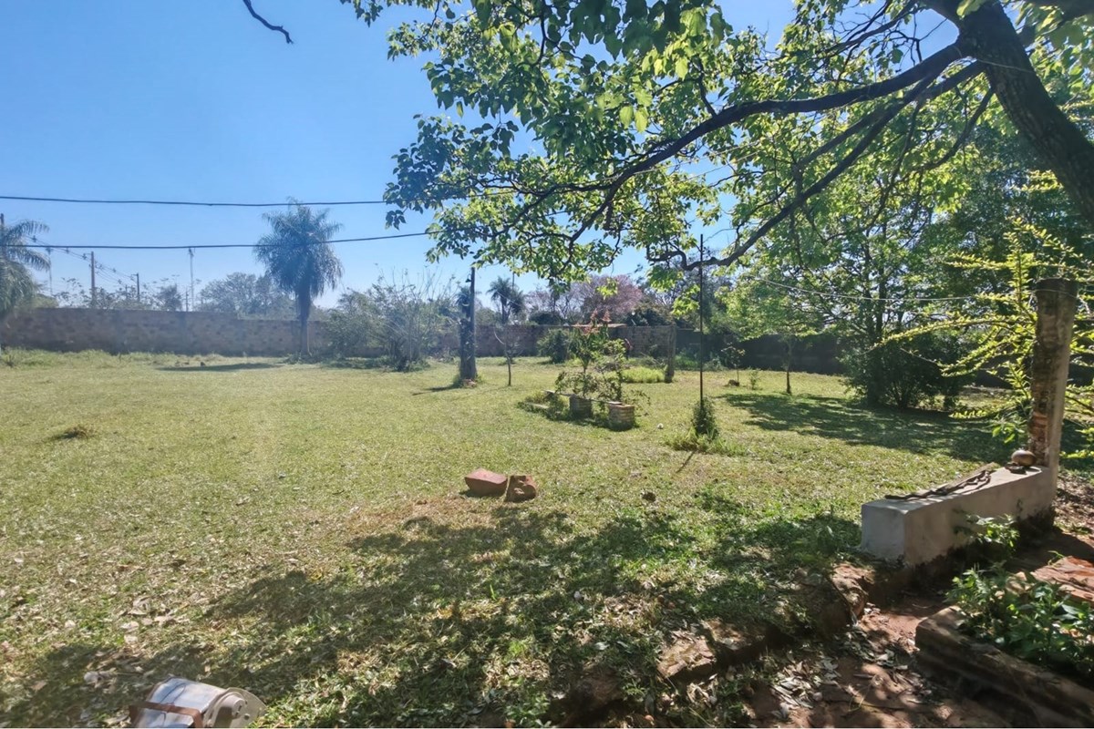 Terreno à venda em J. A. Saldívar, Central
