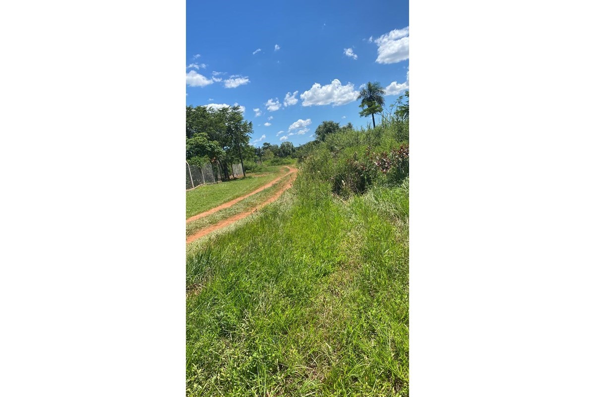 Terreno en venta en Julián Augusto Saldívar, Central