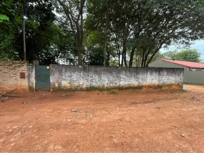 Terreno à venda em Laurelty, Luque