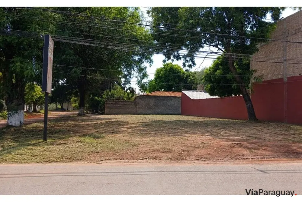 Terreno à venda em Laurelty, Luque, 360 m²