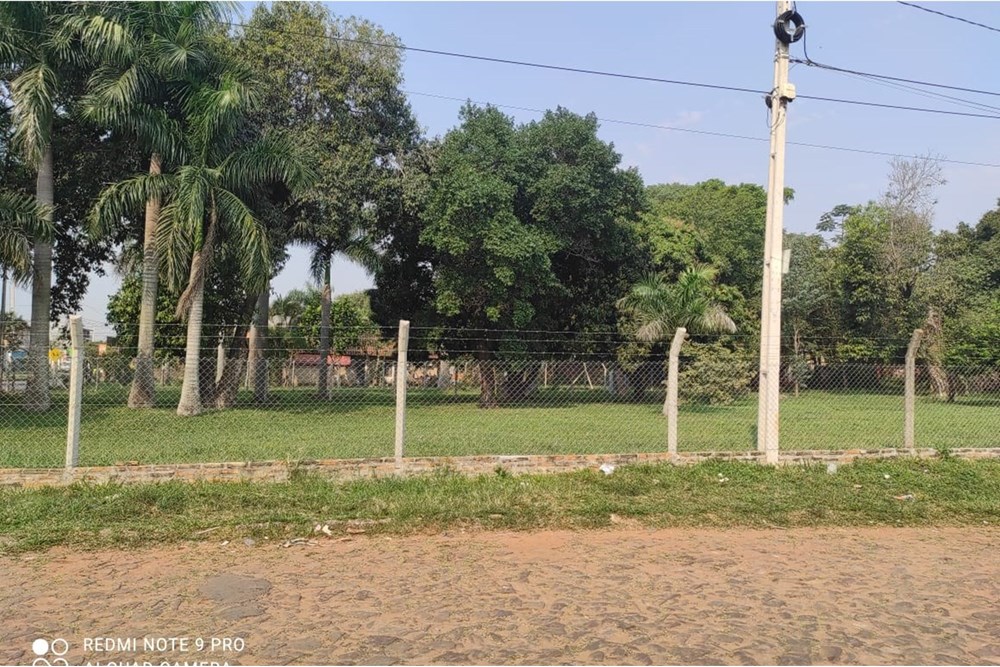 Terreno en venta en Laurelty, Luque, con gran potencial