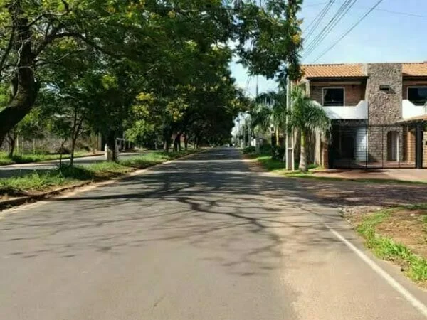 Terreno en venta en Laurelty, Luque