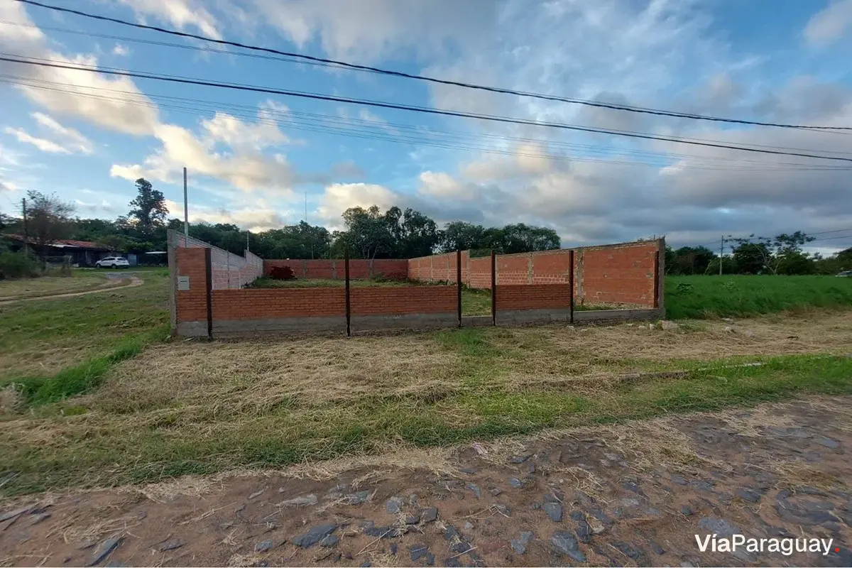 Terreno à venda em Laurelty, San Lorenzo