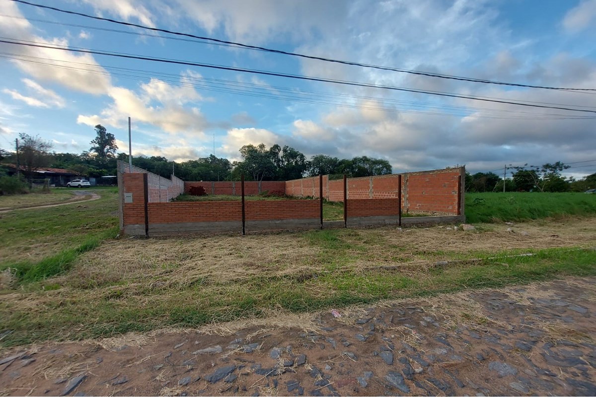 Terreno à venda em Laurelty, San Lorenzo