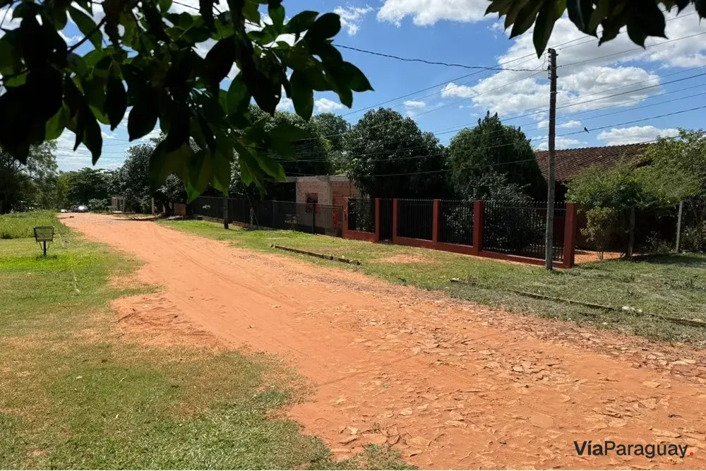 Terreno à venda em Limpio, bairro Mbayué