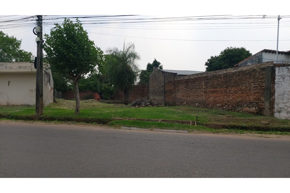 Terreno à venda em Loma Merlo, Luque