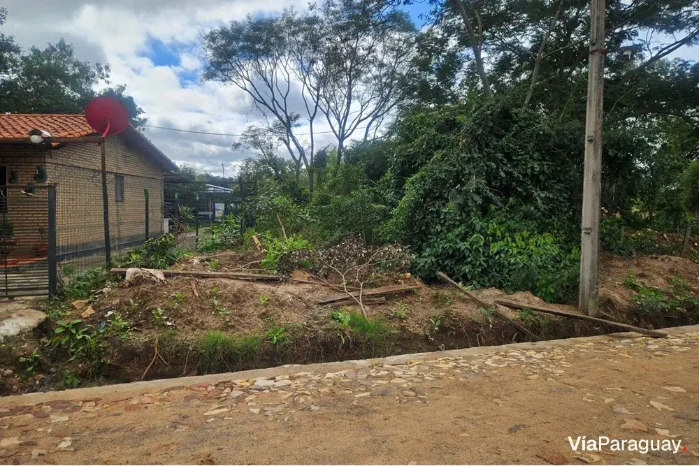 Land for sale in Loma Merlo, Luque