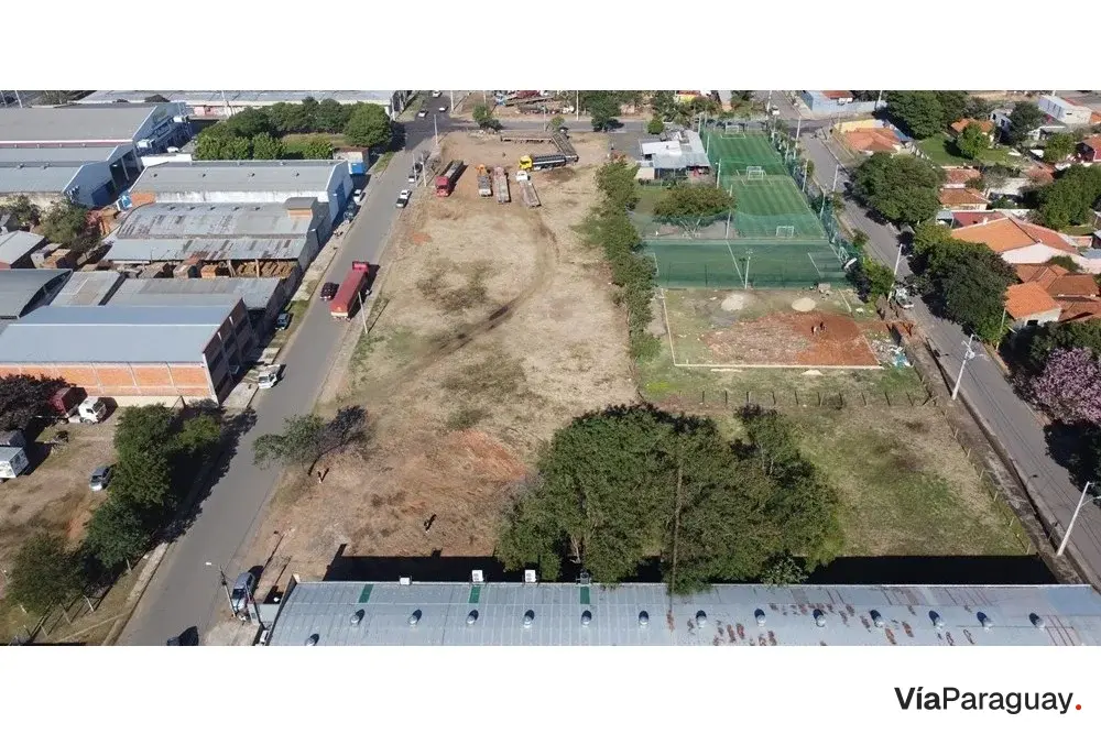 Terreno à venda em Loma Pytá, Assunção