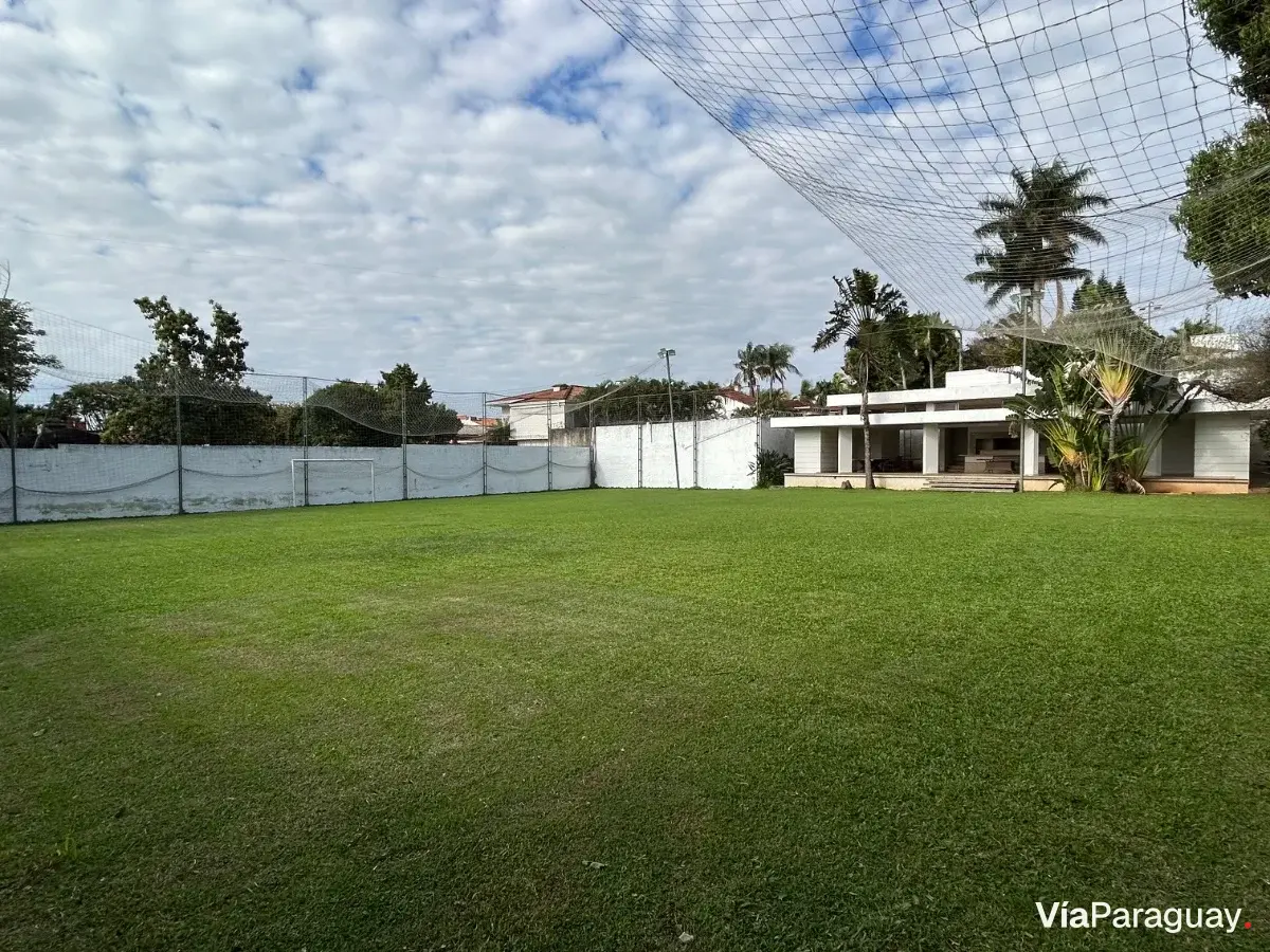 Land for sale in Los Laureles, Asunción