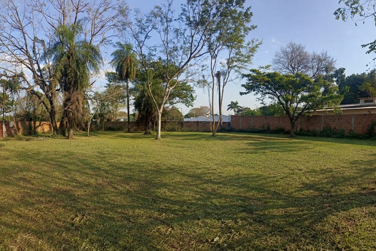 Terreno à venda em Luque, Central, 960 m²