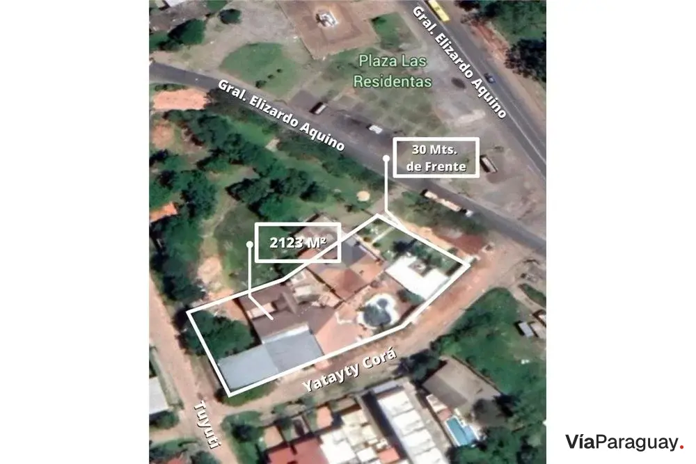 Terreno à venda em Luque com saída para 3 ruas