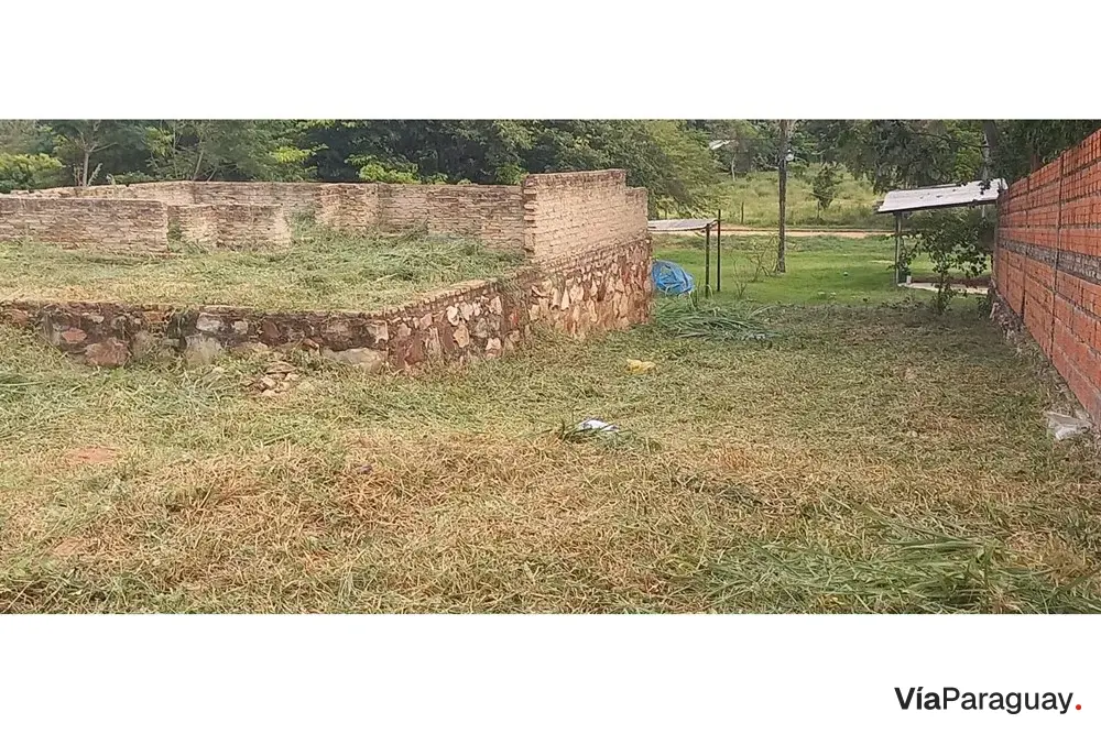 Terreno à venda em Luque, Mora Kue