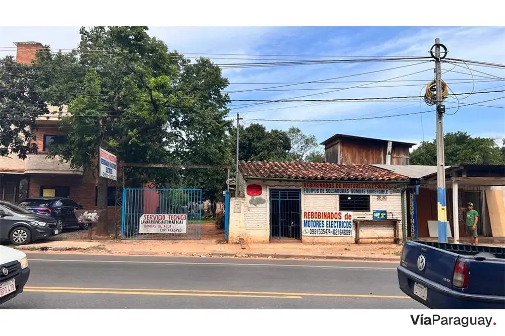 Terreno à venda em Luque, área comercial