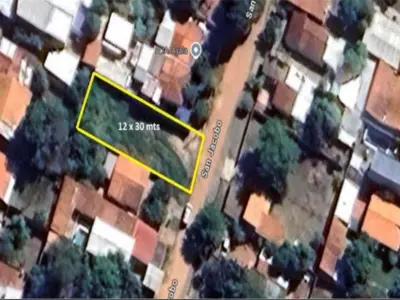 Terreno à venda em Luque, região do Palácio da Justiça