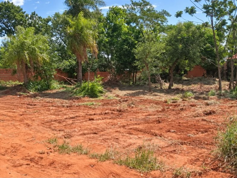 Terreno à venda em Maca-I, Luque, 720 m² de esquina