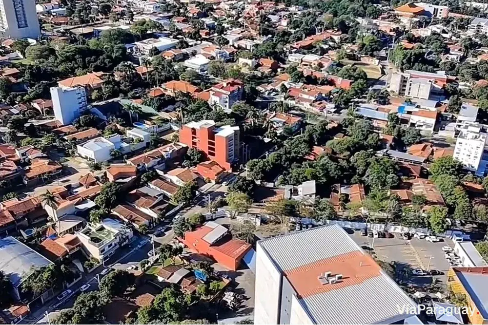 Terreno à venda em Madame Lynch, Assunção