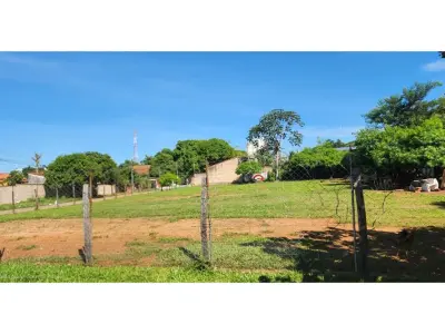 Terreno à venda em Maka'i, Luque, 360 m²
